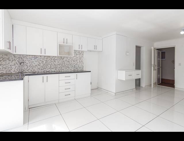 1 BEDROOM APARTMENT SOLD IN BLOUBERG SANDS